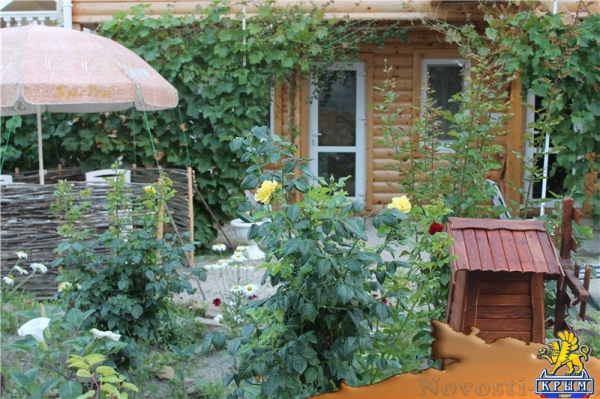 Отдых в Судаке. 3-х местный номер "Стандарт" в деревянном мини- отеле у моря, Судак Отдых в Крыму 2016 - жильё в Крыму без посредников - «Отдых в Судаке»