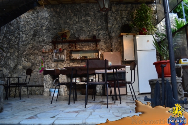 Отдых в Феодосии. Двухкомнатный домик с беседкой на 3-5 человек в Феодосии. Отдых в Крыму 2016 - жильё в Крыму без посредников - «Отдых в Крыму» Отдых в Феодосии. Двухкомнатный домик с беседкой на 3-5 человек в Феодосии. Отдых в Крыму 2016 - жильё в Крыму без посредников - «Отдых в Крыму»