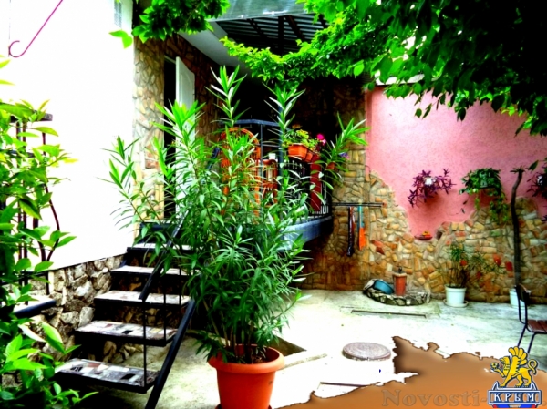 Отдых в Феодосии. Уютный домик с террасой на 2-5 человек в Феодосии. Отдых в Крыму 2016 - жильё в Крыму без посредников - «Отдых в Крыму»