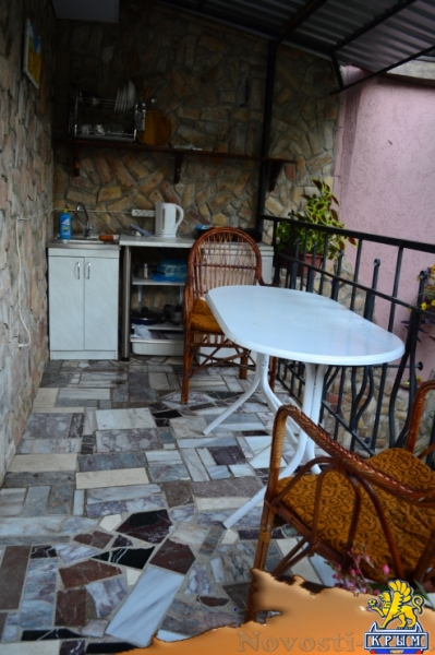 Отдых в Феодосии. Уютный домик с террасой на 2-5 человек в Феодосии. Отдых в Крыму 2016 - жильё в Крыму без посредников - «Отдых в Крыму»