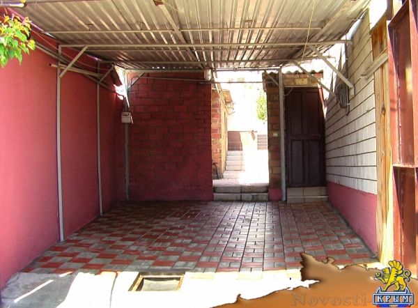 Отдых в Феодосии. Отдельный дом со своим закрытым двором и гаражом, без хозяев, в Феодосии. Отдых в Крыму 2016 - жильё в Крыму без посредников - «Отдых в Крыму»