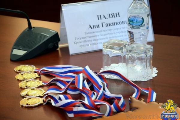 Аксёнов наградил крымских призёров Всероссийских соревнований по лёгкой атлетике и плаванию (ФОТО) - «Спорт Крыма»