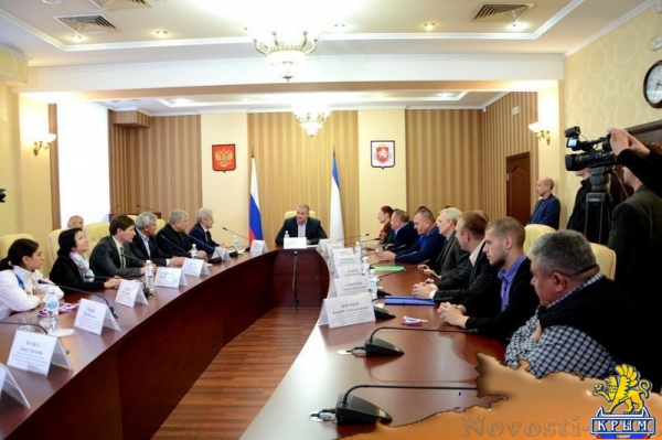 Аксёнов наградил крымских призёров Всероссийских соревнований по лёгкой атлетике и плаванию (ФОТО) - «Спорт Крыма»