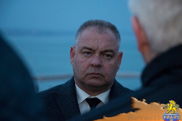 Крымские руководители посмотрели, как строят мост в темноте - «Керчь»