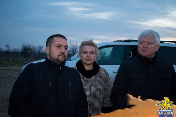 Крымские руководители посмотрели, как строят мост в темноте - «Керчь»