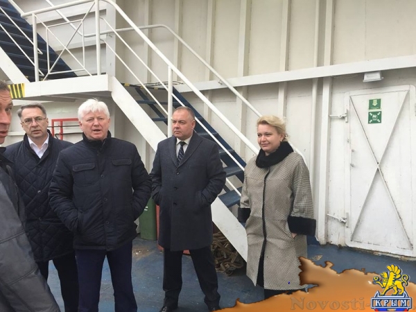 Крымские руководители посмотрели, как строят мост в темноте - «Керчь»