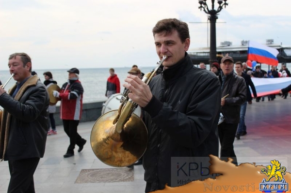 Ялтинцы отметили вторую годовщину воссоединения Крыма с Россией шествием по набережной и митингом (ФОТО) - «Возвращение в Россию»