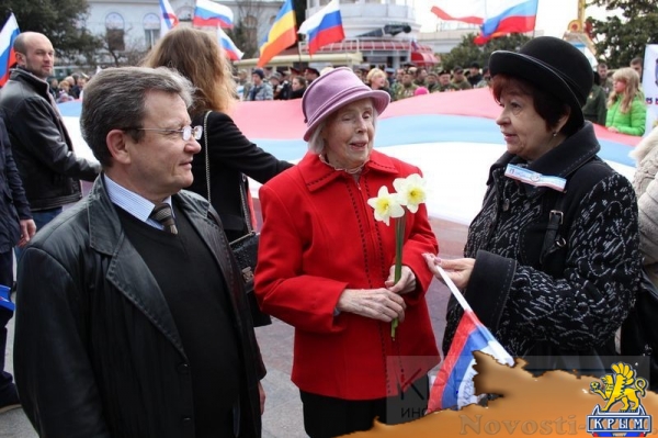 Ялтинцы отметили вторую годовщину воссоединения Крыма с Россией шествием по набережной и митингом (ФОТО) - «Возвращение в Россию»
