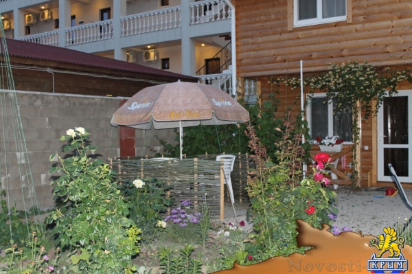 Отдых в Судаке. 4-х местный номер "Улучшенный" в деревянном мини-отеле у моря, Судак Отдых в Крыму 2016 - жильё в Крыму без посредников - «Отдых в Судаке»