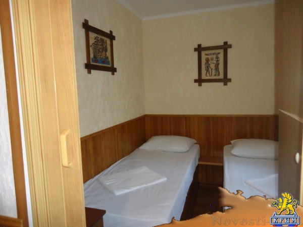 Отдых в Алупке. Дом с двором в центре Алупки Отдых в Крыму 2016 - жильё в Крыму без посредников - «Отдых в Крыму» Отдых в Алупке. Дом с двором в центре Алупки Отдых в Крыму 2016 - жильё в Крыму без посредников - «Отдых в Крыму»