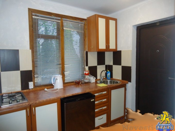 Отдых в Алупке. Дом с двором в центре Алупки Отдых в Крыму 2016 - жильё в Крыму без посредников - «Отдых в Крыму» Отдых в Алупке. Дом с двором в центре Алупки Отдых в Крыму 2016 - жильё в Крыму без посредников - «Отдых в Крыму»