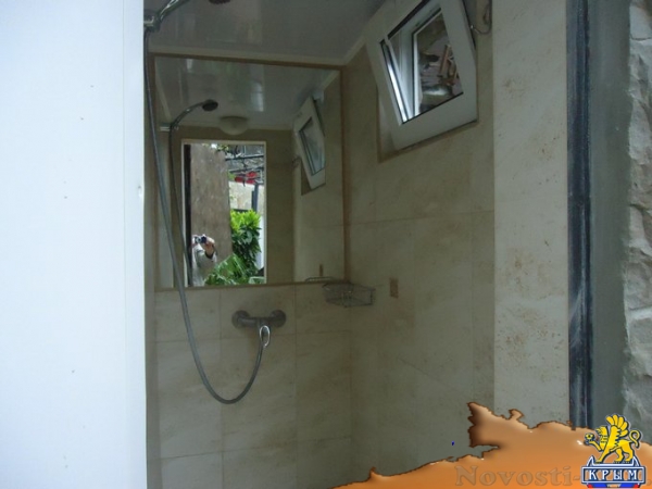 Отдых в Алупке. Дом с двором в центре Алупки Отдых в Крыму 2016 - жильё в Крыму без посредников - «Отдых в Крыму» Отдых в Алупке. Дом с двором в центре Алупки Отдых в Крыму 2016 - жильё в Крыму без посредников - «Отдых в Крыму»