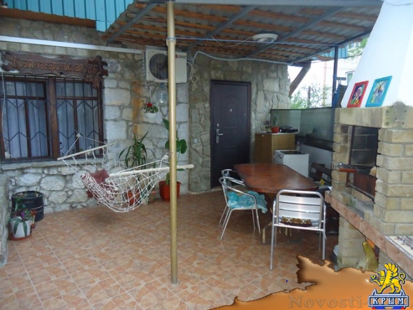 Отдых в Алупке. Дом с двором в центре Алупки Отдых в Крыму 2016 - жильё в Крыму без посредников - «Отдых в Крыму» Отдых в Алупке. Дом с двором в центре Алупки Отдых в Крыму 2016 - жильё в Крыму без посредников - «Отдых в Крыму»