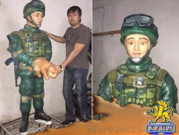 В Крыму поставят новый памятник «зеленому человечку». На этот раз с девочкой