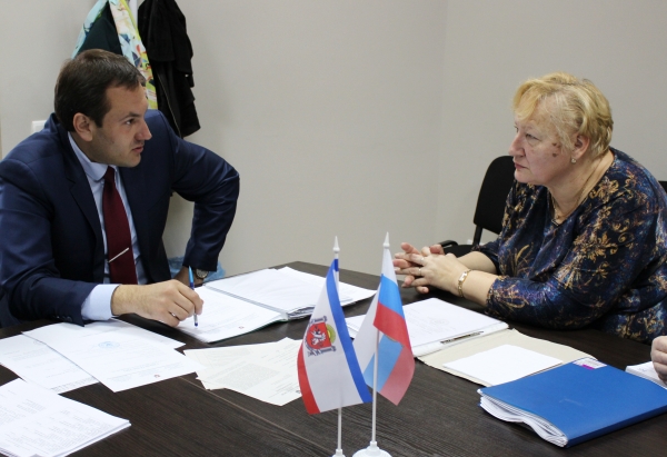 Образовательные учреждения могут оформить в Госкомрегистре права собственности на недвижимое имущество по упрощенной схеме до 1 января 2017 года — Александр Спиридонов - «Госкомрегистр»