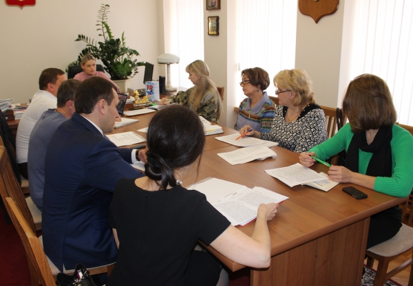 Александр Спиридонов призывает крымчан не переплачивать кадастровым фирмам за узаконивание объектов недвижимости по «дачной амнистии» - «Госкомрегистр»