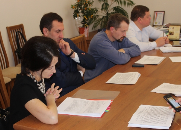 Александр Спиридонов призывает крымчан не переплачивать кадастровым фирмам за узаконивание объектов недвижимости по «дачной амнистии» - «Госкомрегистр»