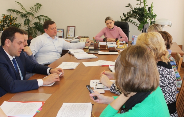 Александр Спиридонов призывает крымчан не переплачивать кадастровым фирмам за узаконивание объектов недвижимости по «дачной амнистии» - «Госкомрегистр»