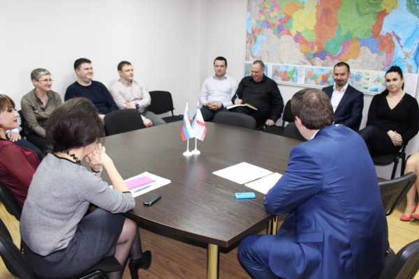 Регистраторы должны постоянно работать над формированием единообразного подхода в оформлении прав собственности на недвижимость— Александр Спиридонов - «Госкомрегистр»