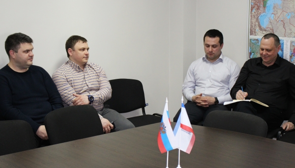 Регистраторы должны постоянно работать над формированием единообразного подхода в оформлении прав собственности на недвижимость— Александр Спиридонов - «Госкомрегистр»