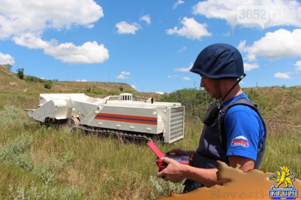 Пиротехники Центра «Лидер» проводят разминирование Крепости Керчь (ФОТО) - «Симферополь»