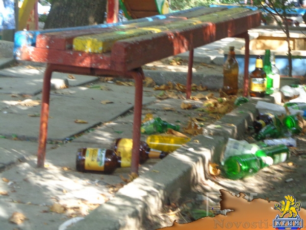 В Ялте детская площадка превратилась в «шашлычную» для местных пьяниц - «Общество»