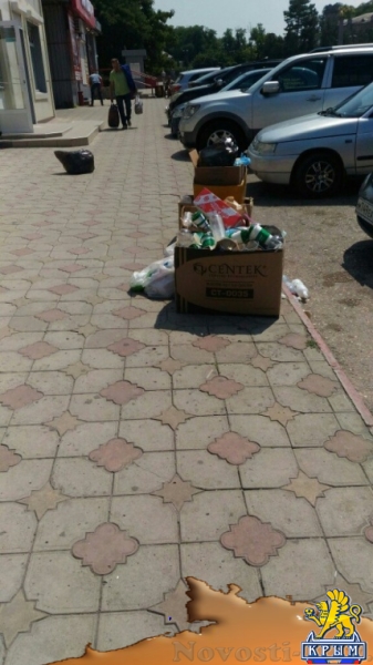 Керчан возмущают мини-помойки в центре города - «Керчь»