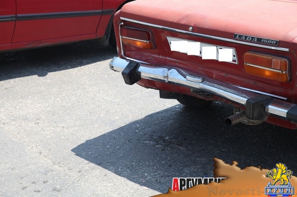 В Керчи полицейский Ford поцеловал «тройку» - «Керчь»