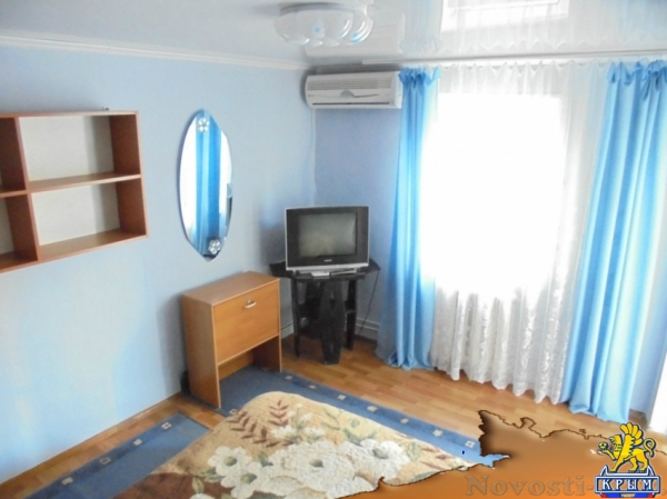 Отдых в Феодосии. Отдельный трехкомнатный дом со своим закрытым двором и гаражом, без хозяев, в Феодосии. Отдых в Крыму 2016 - жильё в Крыму без посредников - «Отдых в Феодосии»