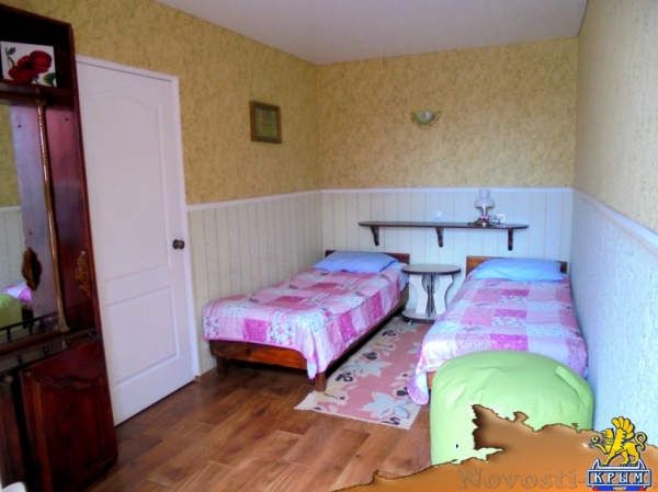 Отдых в Феодосии. Отдельный трехкомнатный дом со своим закрытым двором и гаражом, без хозяев, в Феодосии. Отдых в Крыму 2016 - жильё в Крыму без посредников - «Отдых в Феодосии»