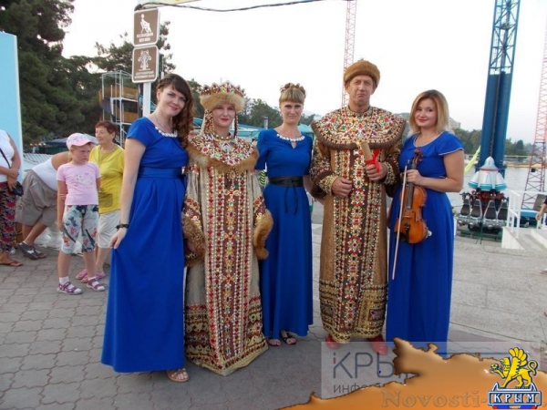 Алушта отметила День крещения Руси праздничным представлением на центральной набережной (ФОТО) - «Культура Крыма» Алушта отметила День крещения Руси праздничным представлением на центральной набережной (ФОТО) - «Культура Крыма»