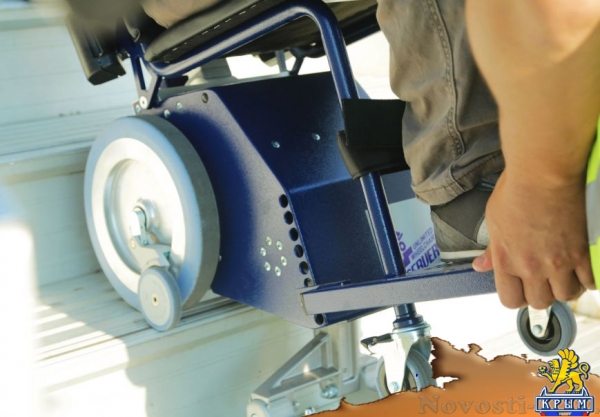 Аэропорт "Симферополь" закупил два немецких ступенькохода для пассажиров с ограниченными возможностями (ФОТО) - «Симферополь» Аэропорт "Симферополь" закупил два немецких ступенькохода для пассажиров с ограниченными возможностями (ФОТО) - «Симферополь»