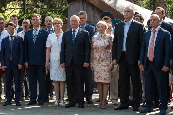В Крыму почтили память павших в Великой Отечественной войне - «Правам человека» В Крыму почтили память павших в Великой Отечественной войне - «Правам человека»