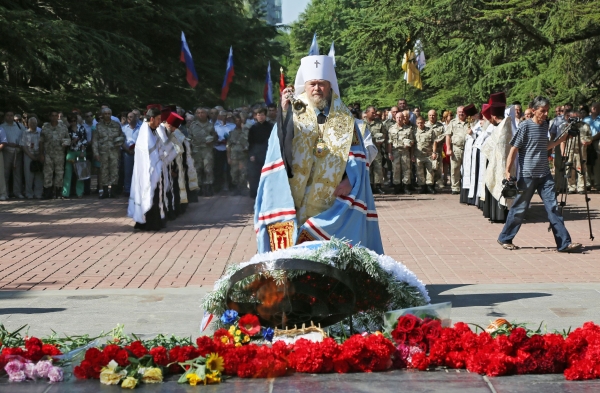 В Крыму почтили память павших в Великой Отечественной войне - «Правам человека» В Крыму почтили память павших в Великой Отечественной войне - «Правам человека»