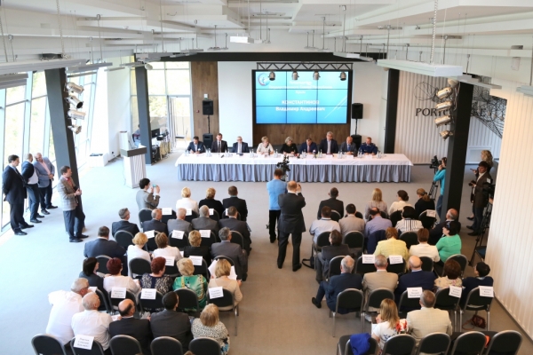 В Крыму прошла межрегиональная конференция по проблемам соблюдения прав человека в период интеграции Крыма и Севастополя в Российскую Федерацию - «Правам человека»