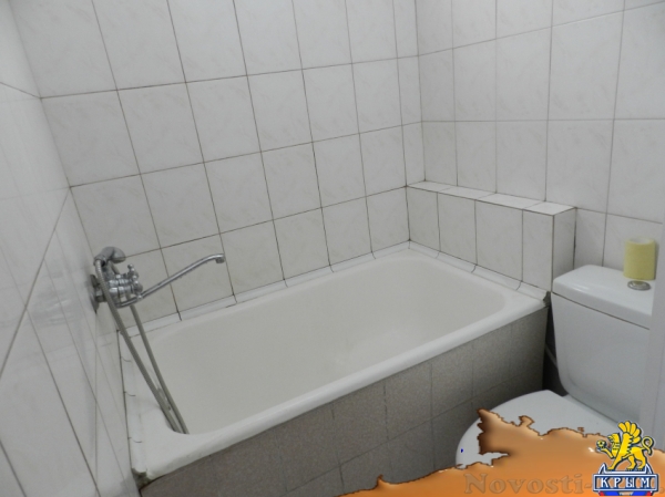 Отдых в Орджоникидзе. 1-к квартира, 41 м?, 1/2 эт. с верандой и двориком Орджоникидзе. Свободна с 06-23 августа. Отдых в Крыму 2016 - жильё в Крыму без посредников - «Отдых в Орджоникидзе»