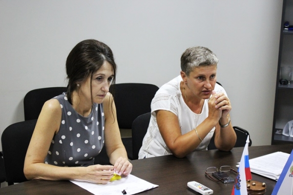 В связи с увеличением количества нотариально заверенных сделок, в Госкомрегистре рассмотрят возможность добавить часы для приема документов от нотариусов — зампредседателя комитета - «Госкомрегистр»