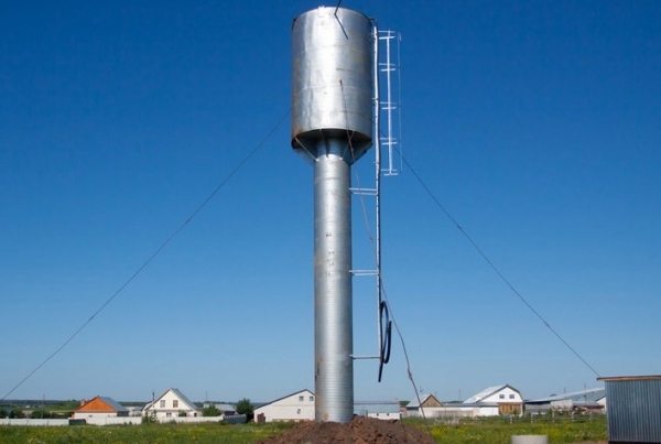 В Первомайском теротделе Госкомрегистра зарегистрировали земельные участки для строительства водонапорной башни и сервитут под вышку сотовой связи - «Госкомрегистр»