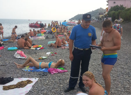 Сотрудники Министерства чрезвычайных ситуаций оказывают содействие в проведении информационно – образовательного проекта «Вежливый Крым» - «МЧС» Сотрудники Министерства чрезвычайных ситуаций оказывают содействие в проведении информационно – образовательного проекта «Вежливый Крым» - «МЧС»