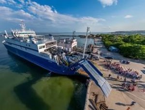 Паромы перевезли около 100 тысяч человек через Керченский пролив - «Экономика» Паромы перевезли около 100 тысяч человек через Керченский пролив - «Экономика»