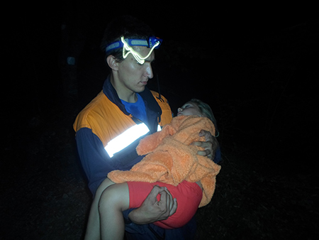 За прошедшую ночь крымские спасатели успешно провели 4 поисково спасательные операции , в результате чего спасено 9 человек - «МЧС» За прошедшую ночь крымские спасатели успешно провели 4 поисково спасательные операции , в результате чего спасено 9 человек - «МЧС»