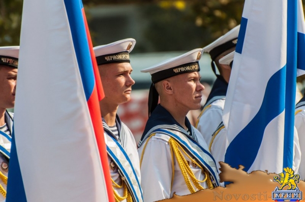 Севастополь отметил День флота парадом новых кораблей, авиашоу и танцами буксиров на воде (ФОТОРЕПОРТАЖ) - «Политика Крыма»