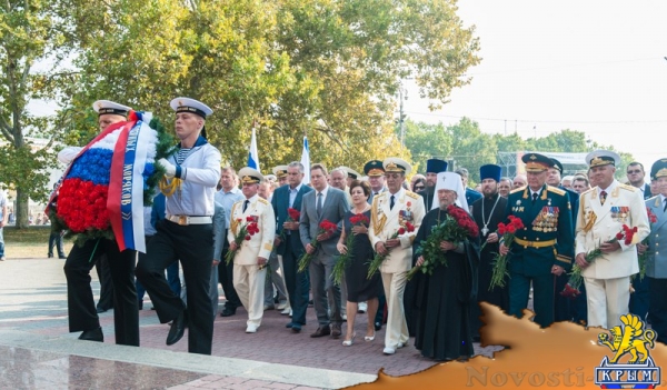 Севастополь отметил День флота парадом новых кораблей, авиашоу и танцами буксиров на воде (ФОТОРЕПОРТАЖ) - «Политика Крыма»