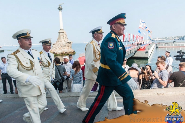 Севастополь отметил День флота парадом новых кораблей, авиашоу и танцами буксиров на воде (ФОТОРЕПОРТАЖ) - «Политика Крыма»