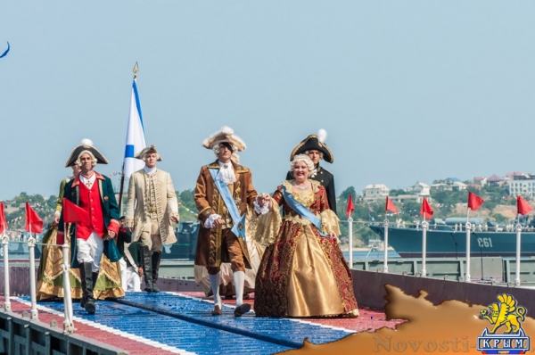Севастополь отметил День флота парадом новых кораблей, авиашоу и танцами буксиров на воде (ФОТОРЕПОРТАЖ) - «Политика Крыма»