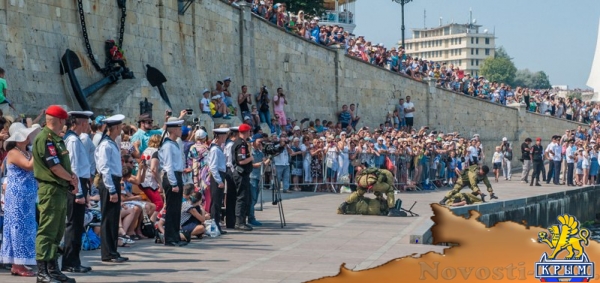 Севастополь отметил День флота парадом новых кораблей, авиашоу и танцами буксиров на воде (ФОТОРЕПОРТАЖ) - «Политика Крыма»