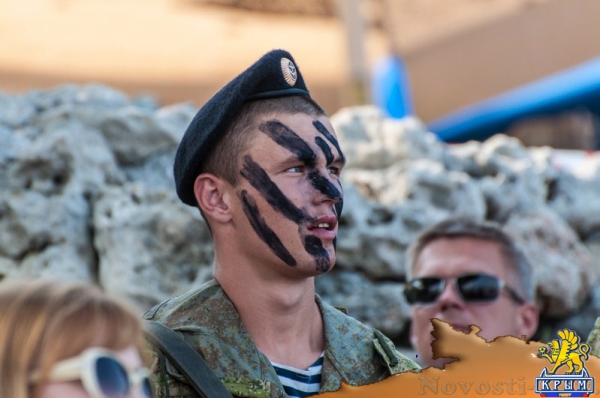 Севастополь отметил День флота парадом новых кораблей, авиашоу и танцами буксиров на воде (ФОТОРЕПОРТАЖ) - «Политика Крыма»