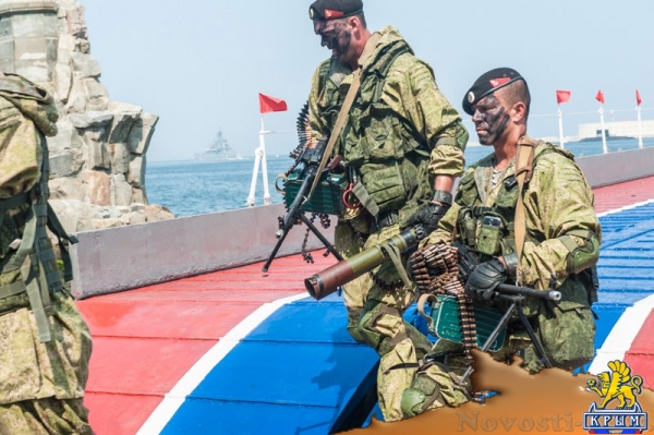 Севастополь отметил День флота парадом новых кораблей, авиашоу и танцами буксиров на воде (ФОТОРЕПОРТАЖ) - «Политика Крыма»