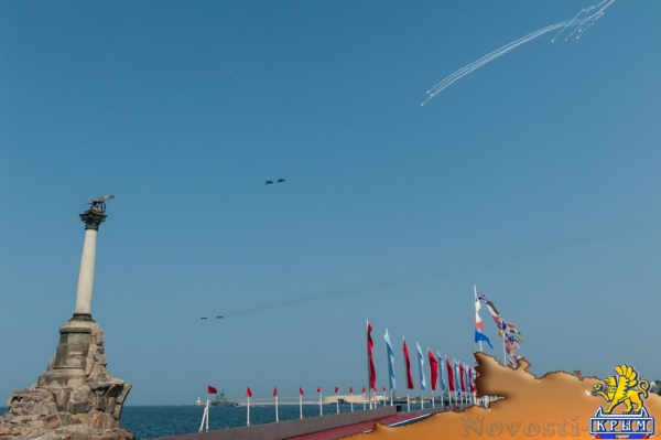 Севастополь отметил День флота парадом новых кораблей, авиашоу и танцами буксиров на воде (ФОТОРЕПОРТАЖ) - «Политика Крыма»