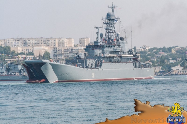 Севастополь отметил День флота парадом новых кораблей, авиашоу и танцами буксиров на воде (ФОТОРЕПОРТАЖ) - «Политика Крыма»